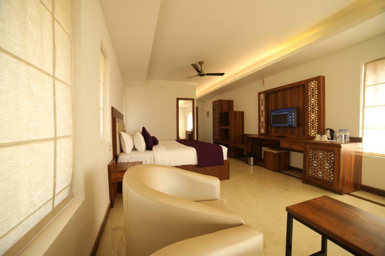 Contour Island Resort & Spa By Citrine Tariyod Bagian luar foto